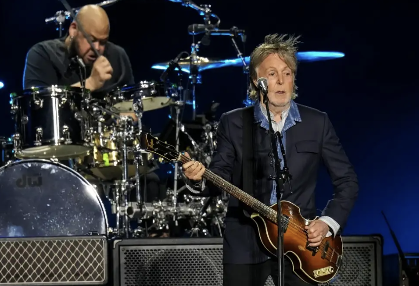 PAUL McCARTNEY CAUTIVA CON CANCIONES MEMORABLES A LOS CAPITALINOS EN EL ESTADIO GNP